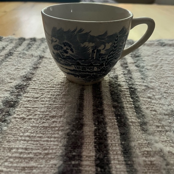 Wedgwood Countryside Blue and White Teacup - Picture 1 of 4
